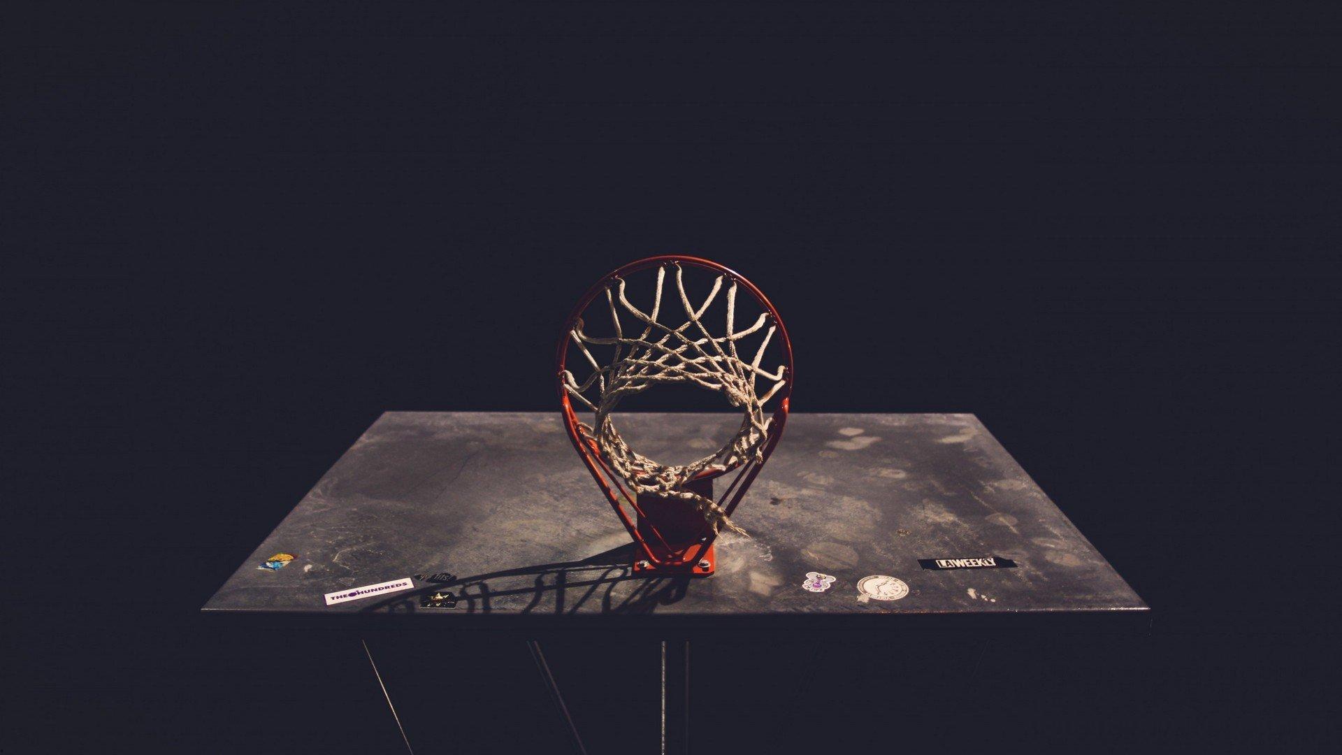 神奇不再！步行者控卫麦康纳半场低迷仅得4分，全能数据难掩状态下滑